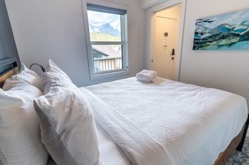 basecamp suites canmore