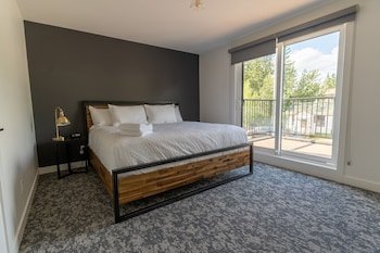 basecamp suites canmore