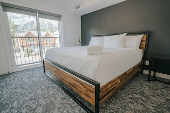 basecamp suites canmore