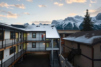 basecamp suites canmore