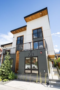 basecamp suites canmore