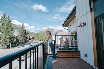 basecamp suites canmore