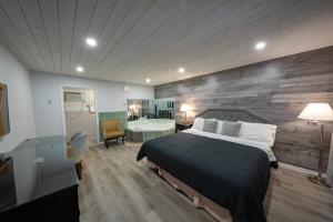 choice inn by the falls