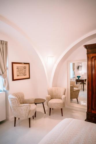 antica rheginna luxury room