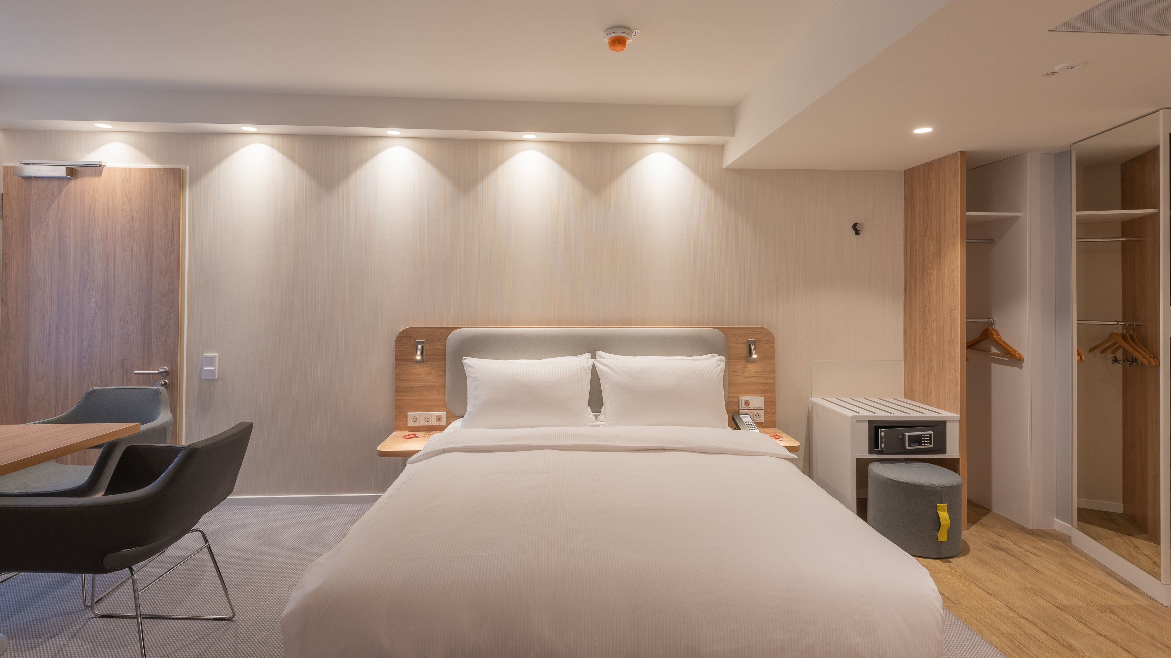 holiday inn express and suites potsdam an ihg hotel