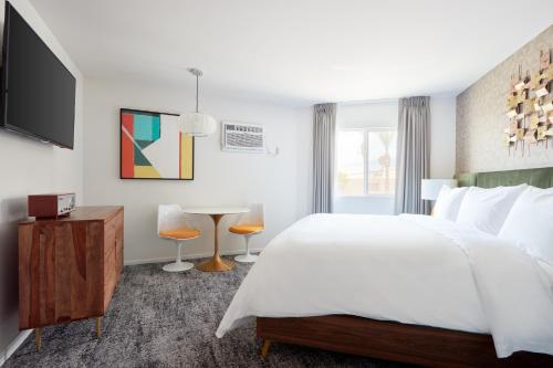 the cole powered by sonder