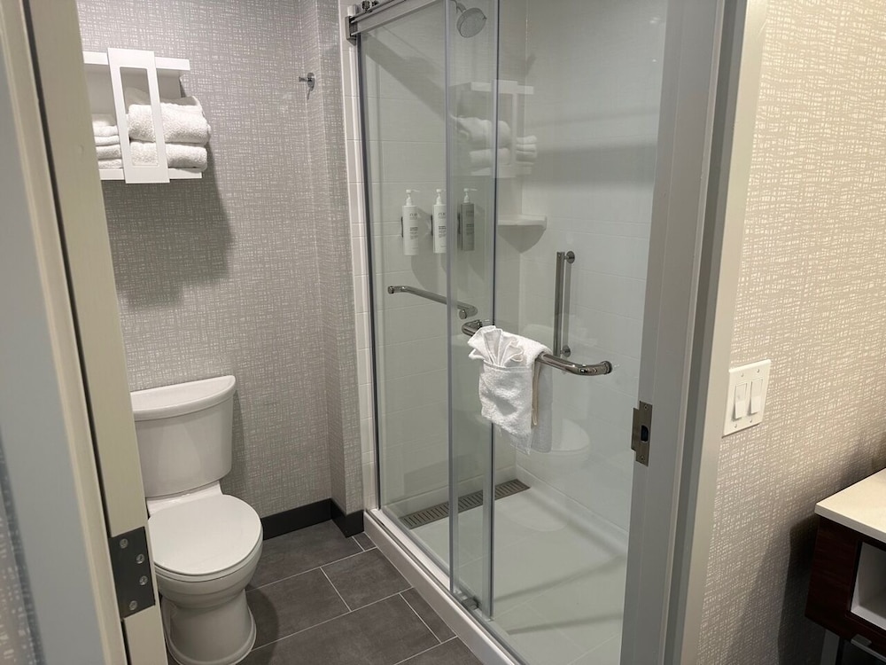 hampton inn and suites ruskin i 75