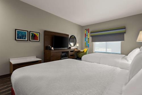 hampton inn and suites ruskin i 75