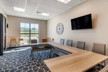 comfort suites grandview kansas city