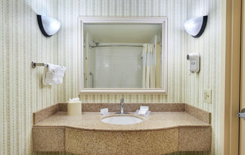 hilton garden inn charlotte north