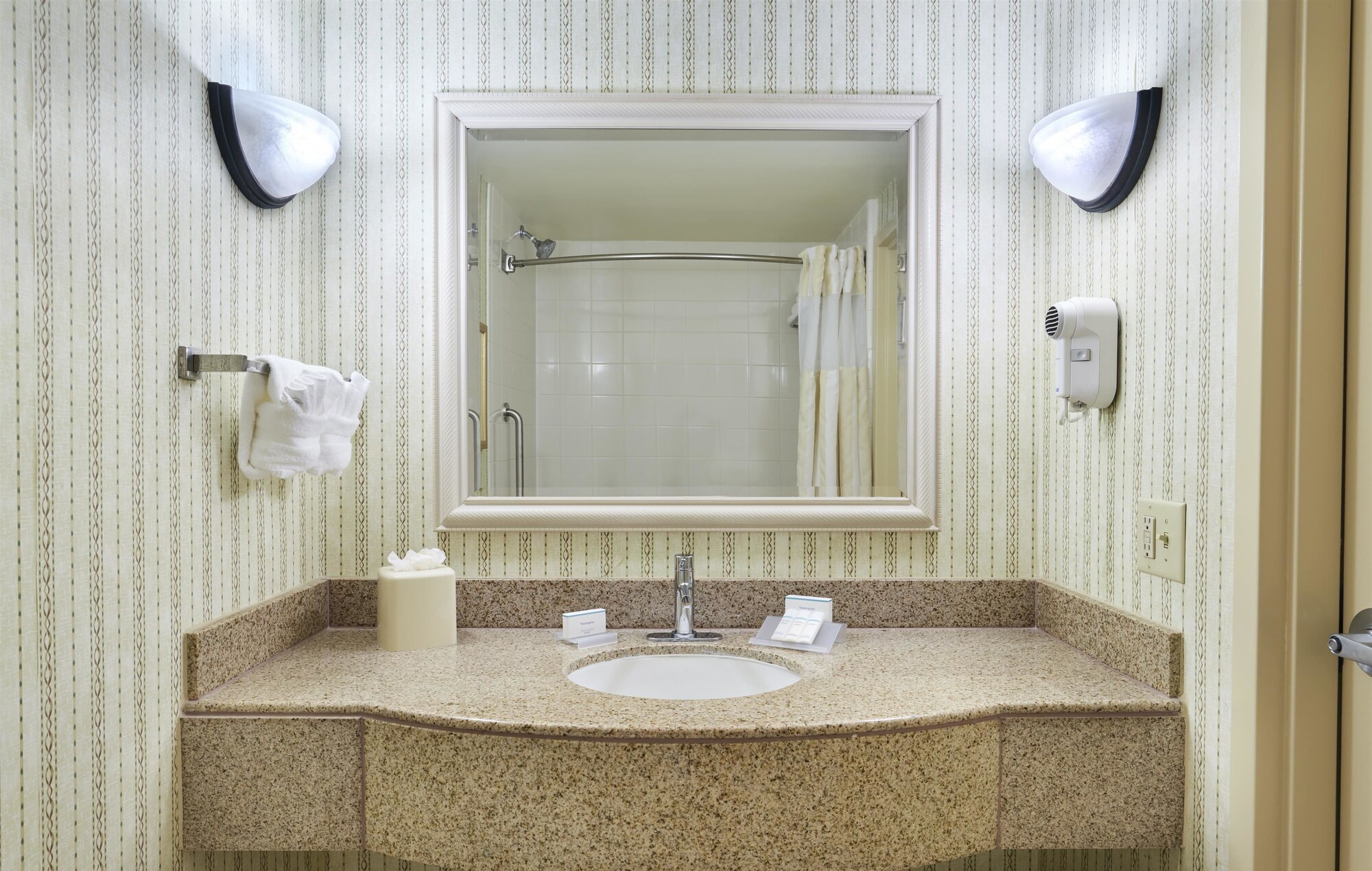 hilton garden inn charlotte north