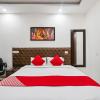 hotel o premium rooms chhatarpur
