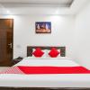 hotel o premium rooms chhatarpur