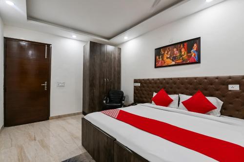 hotel o premium rooms chhatarpur