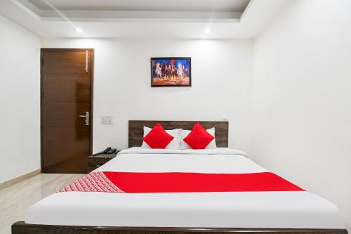hotel o premium rooms chhatarpur