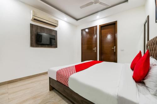 hotel o premium rooms chhatarpur