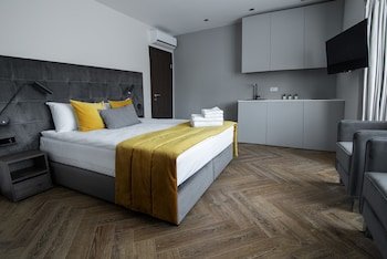 jono kalnelis apartments