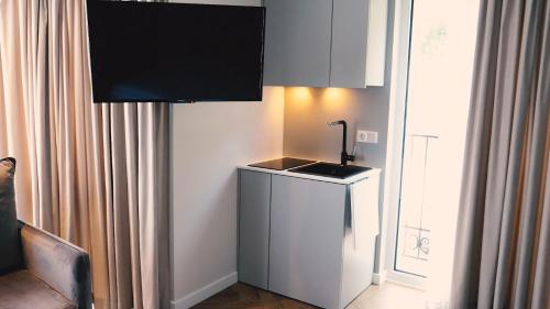 jono kalnelis apartments