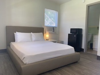 Rolo Beach Hotel,,3 star