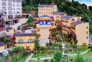 Bar Peepal Resort,Gandaki>>Pokhara,5 star