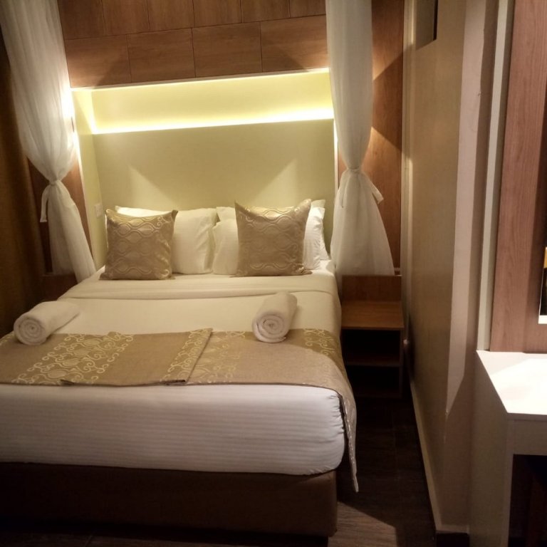 hylise hotel