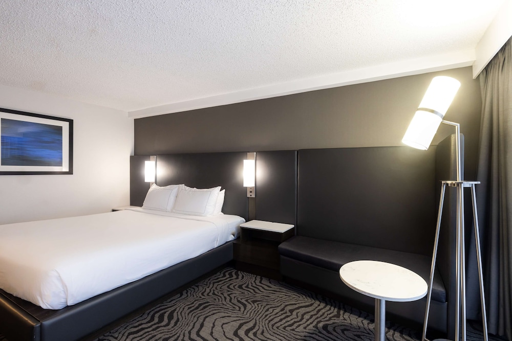 doubletree by hilton calgary north