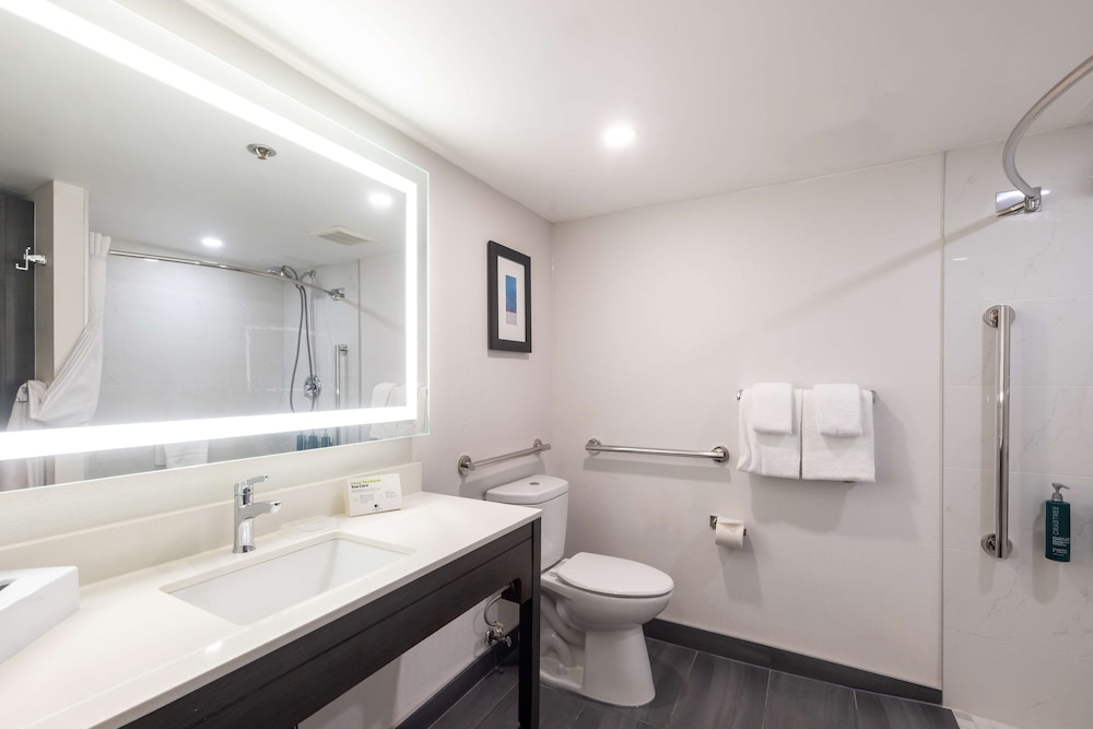 doubletree by hilton calgary north