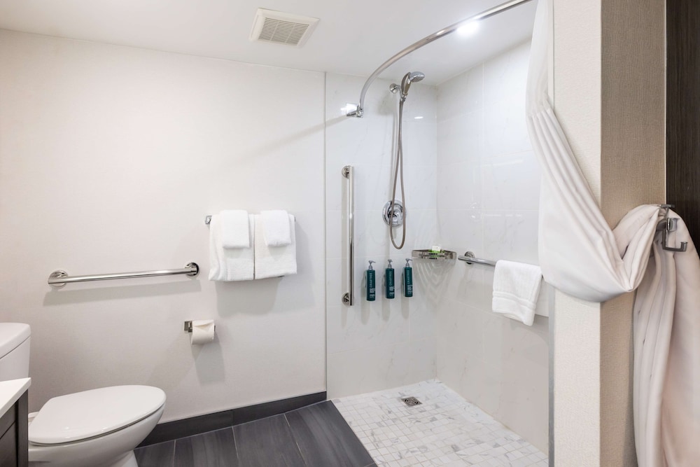 doubletree by hilton calgary north