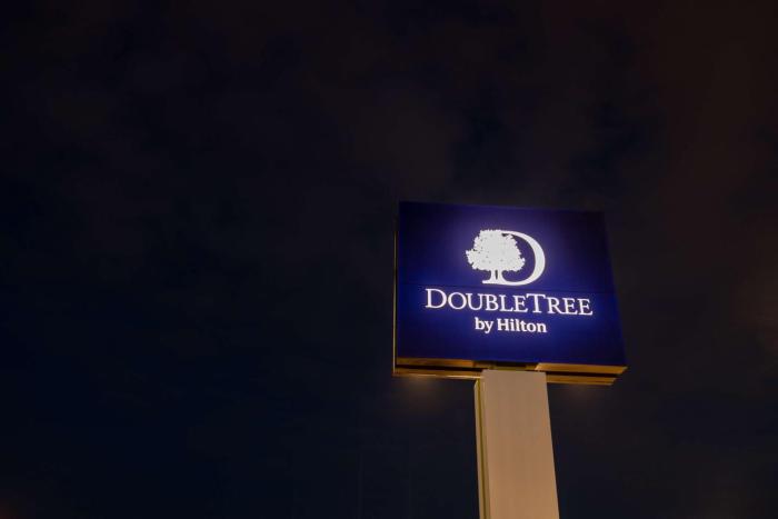 doubletree by hilton calgary north