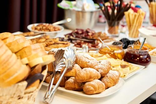 brosse garden hotel