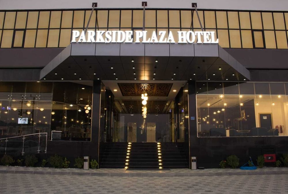 parkside plaza hotel muscat