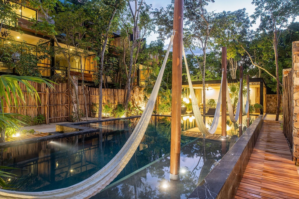 amaka calma tulum