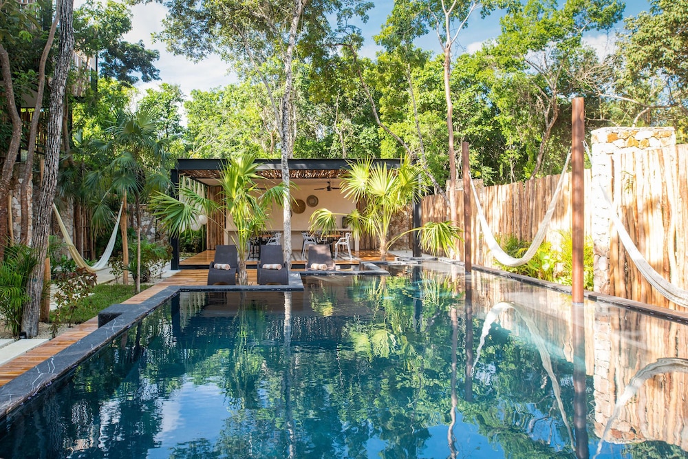 amaka calma tulum