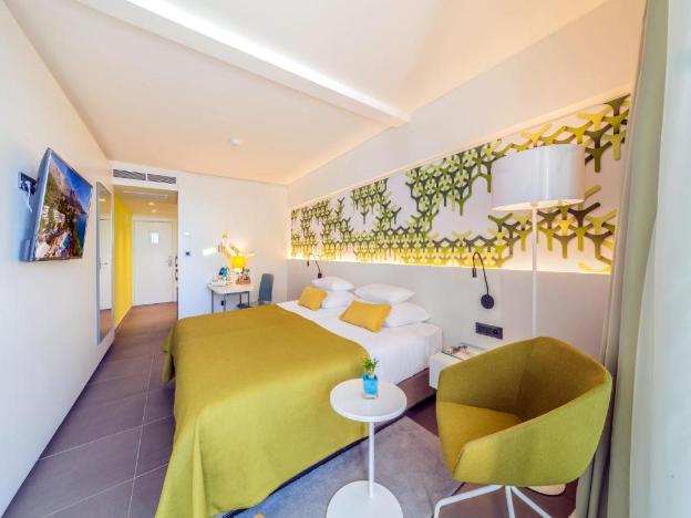 bluesun hotel berulia