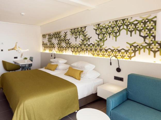 bluesun hotel berulia
