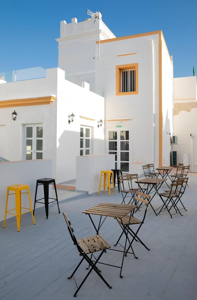 planeta cadiz hostel