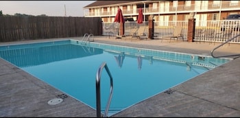 Southern Belle Inn,,2.5 star