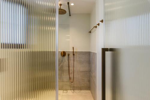 charisma hotel and wellness suites