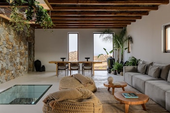 charisma hotel and wellness suites