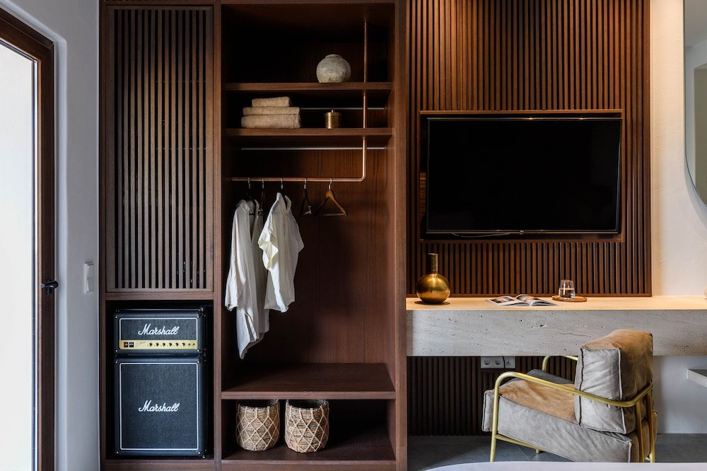 charisma hotel and wellness suites