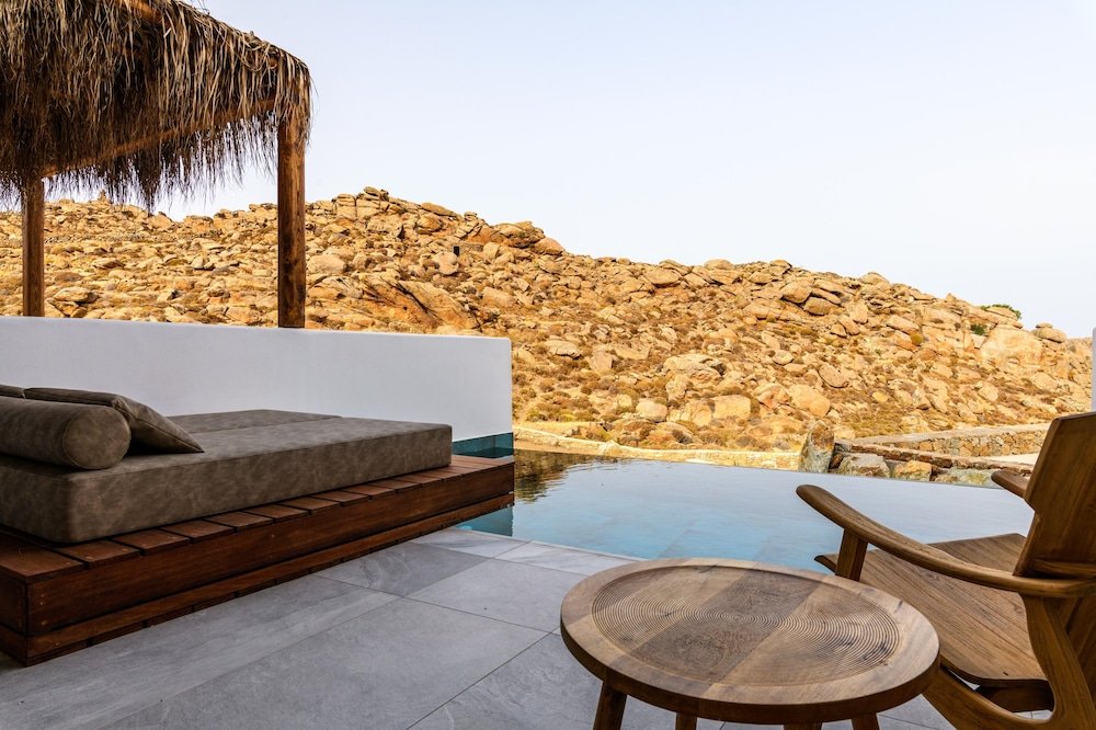 charisma hotel and wellness suites