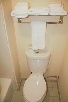 oregon trail inn and suites