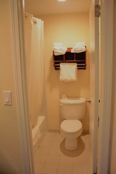 oregon trail inn and suites