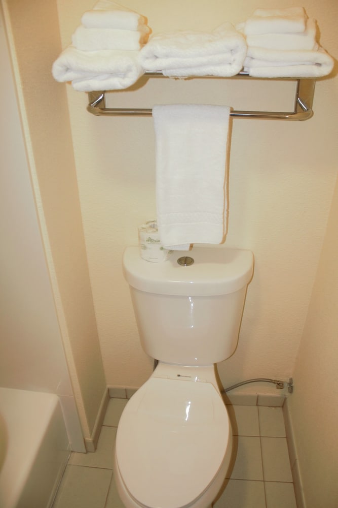 oregon trail inn and suites