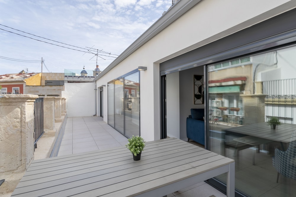 arenal suites alicante