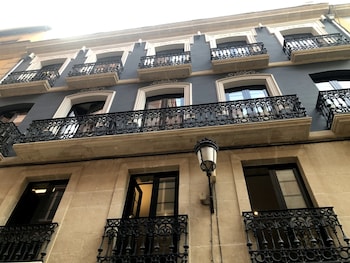 arenal suites alicante