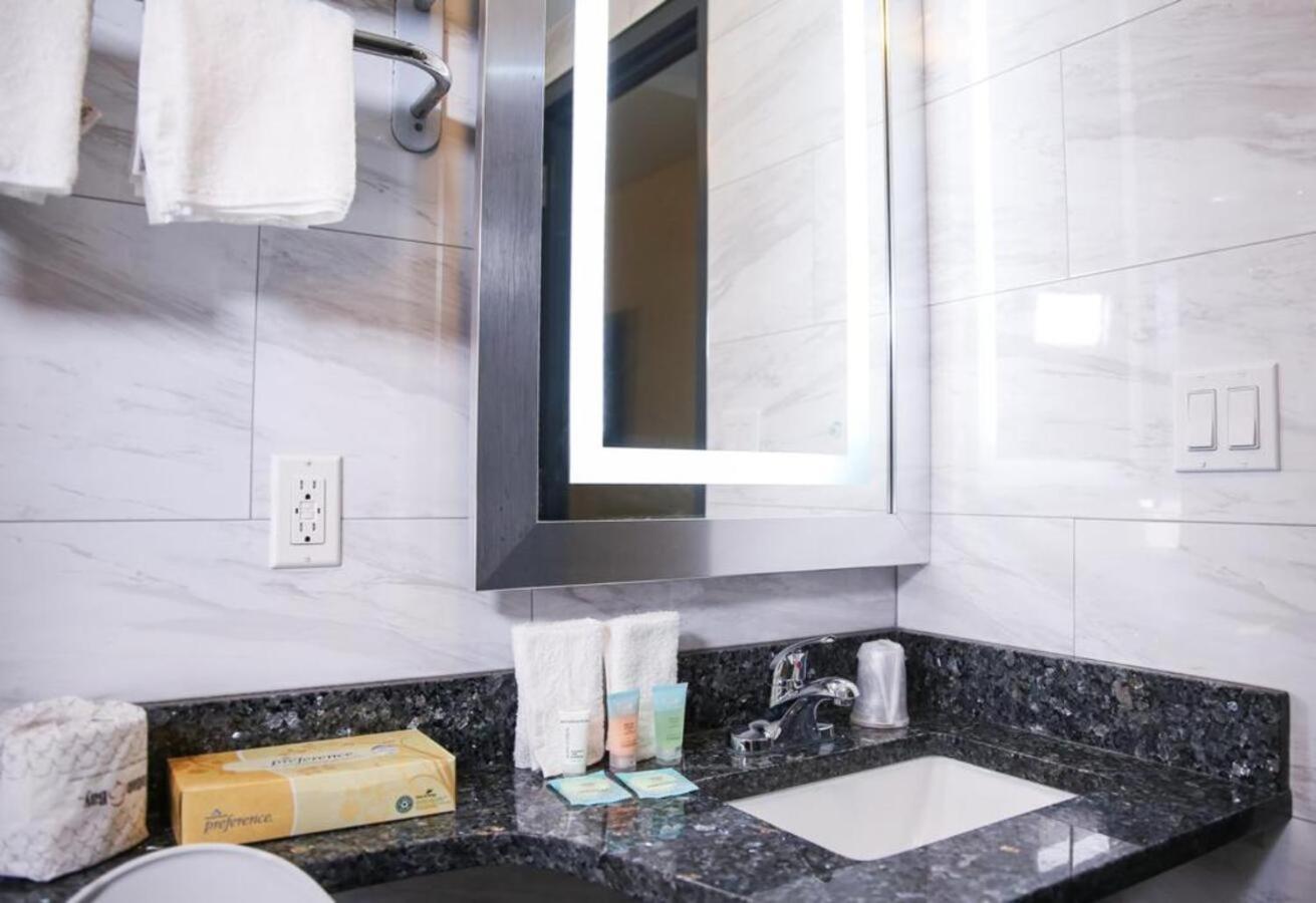 casa blanca hotel brooklyn