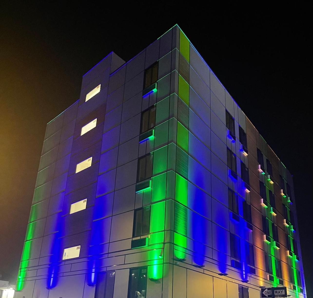 casa blanca hotel brooklyn