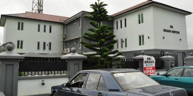 de brass suites hotel