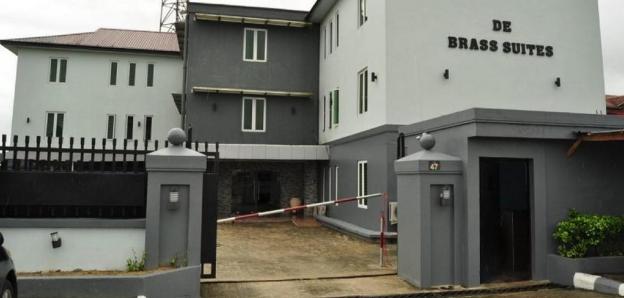 de brass suites hotel